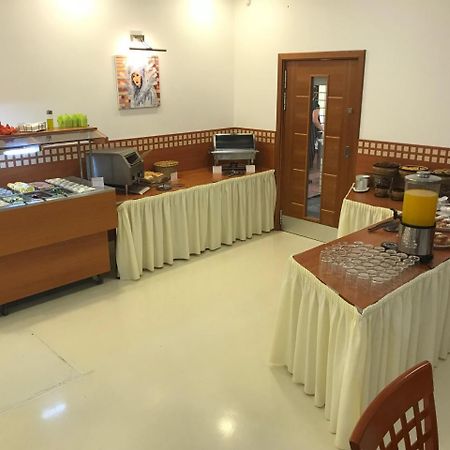 Hotel Radejov Knezdub Zewnętrze zdjęcie