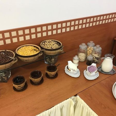 Hotel Radejov Knezdub Zewnętrze zdjęcie