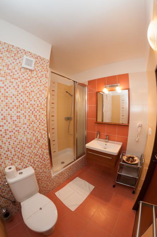 Hotel Radejov Knezdub Zewnętrze zdjęcie