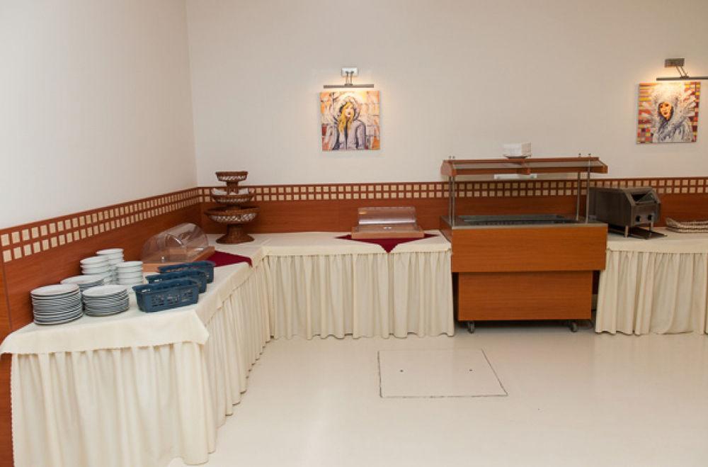 Hotel Radejov Knezdub Zewnętrze zdjęcie