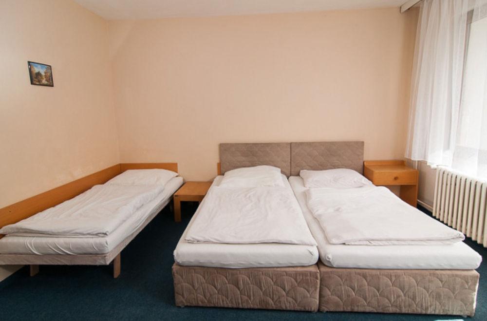 Hotel Radejov Knezdub Zewnętrze zdjęcie