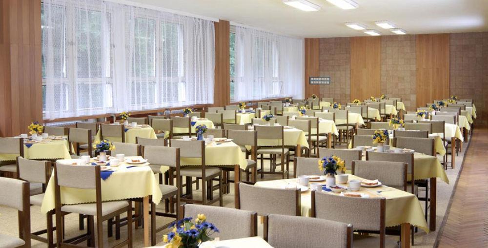 Hotel Radejov Knezdub Zewnętrze zdjęcie
