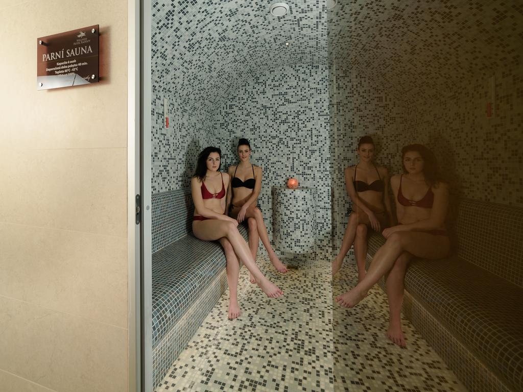 Hotel Radejov Knezdub Zewnętrze zdjęcie
