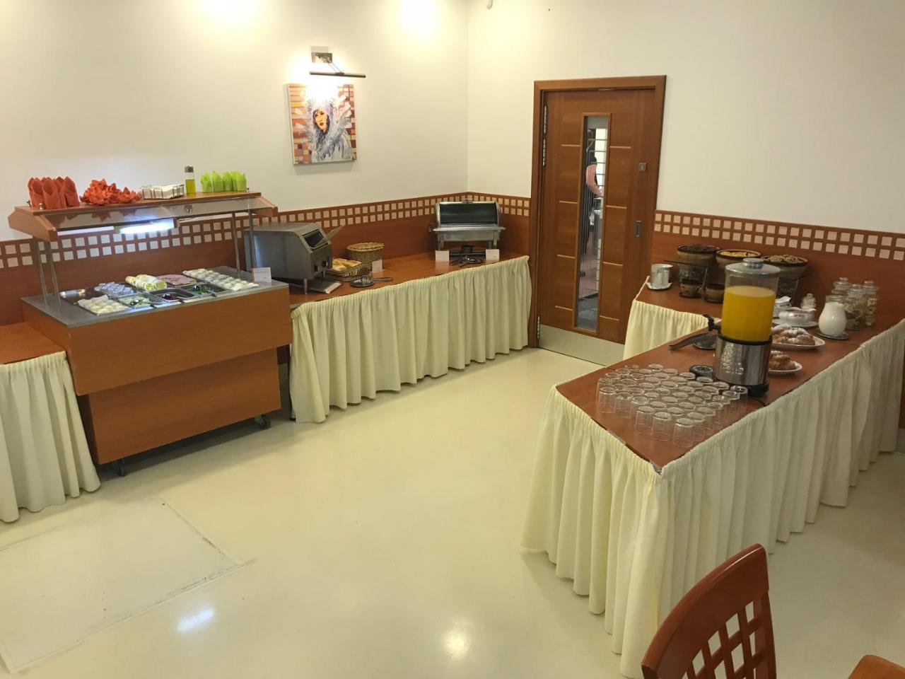 Hotel Radejov Knezdub Zewnętrze zdjęcie
